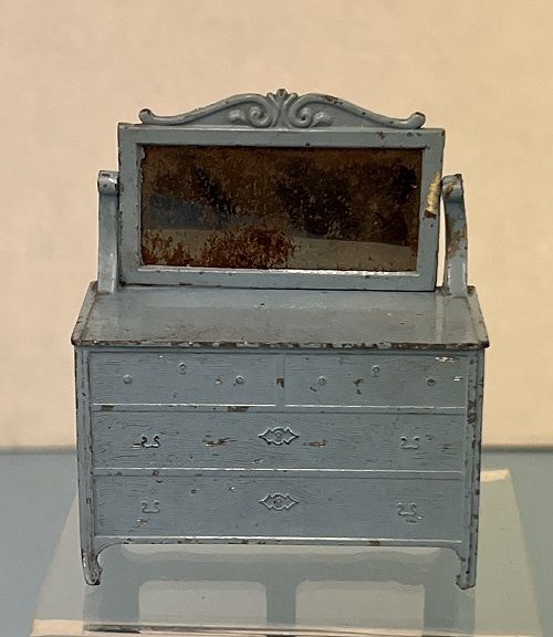 Antique Tootsie Toy Metal Dollhouse Dresser ala1103