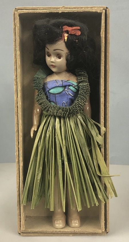 8" Hawaiian Doll with Lei and Grass Skirt mc01554