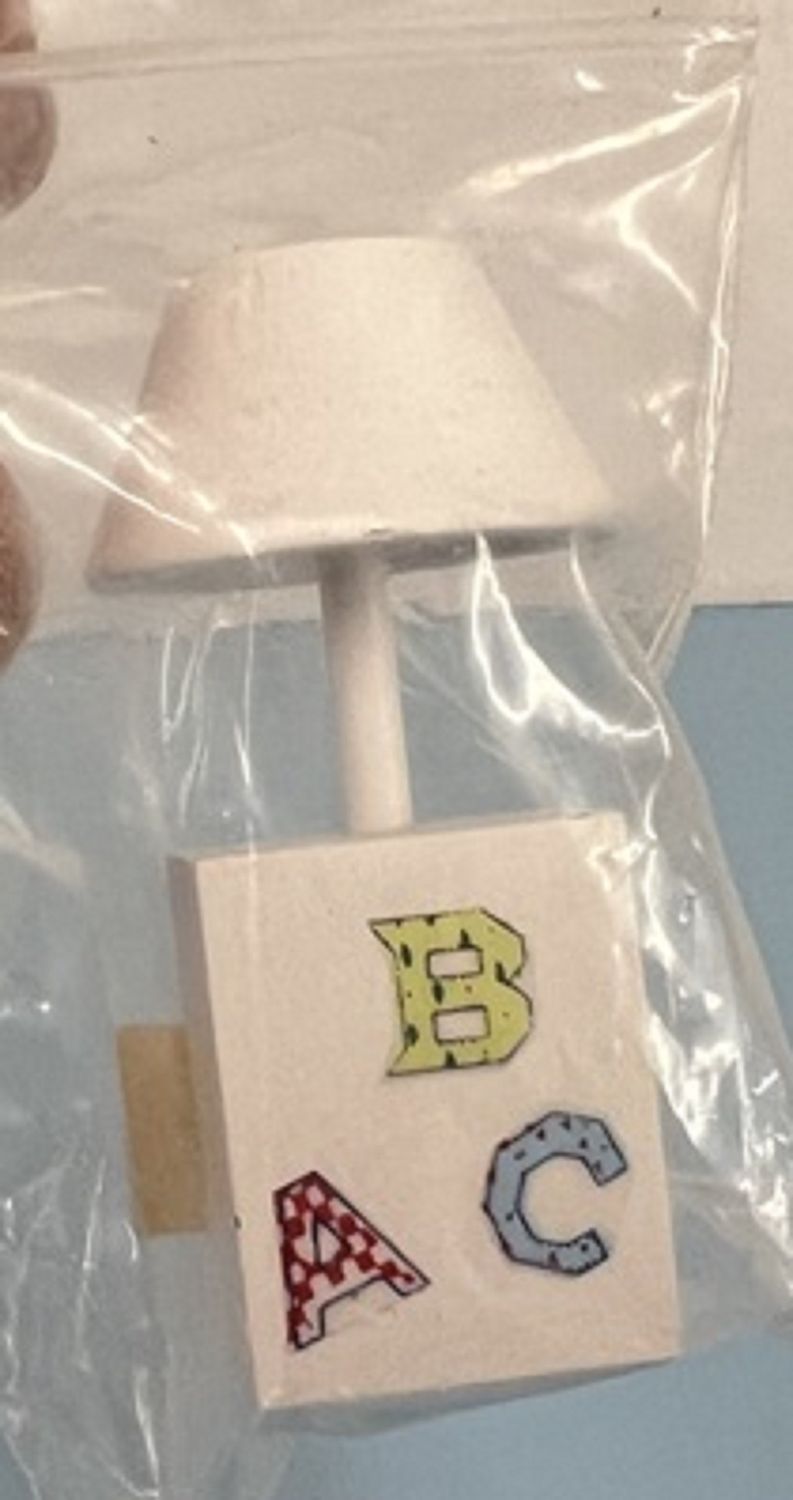 A B C Lamp MN592