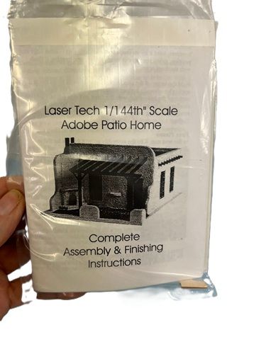 1:144 Adobe Patio House mc031282