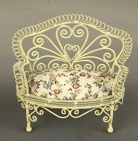 Almond Colored Wire Love Seat mc02257