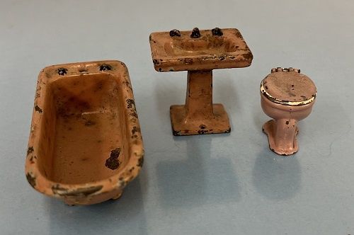 Antique Tootsie Toy Bathroom Toys (tub, sink and toilet) vtt001