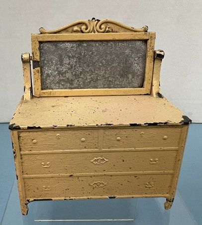 Antique Tootsie Toy Metal Miniature Dresser mn486