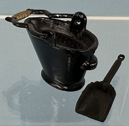Ash Bucket and Shovel ALA1034