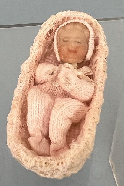 Baby Girl in Bassinet mc1059x