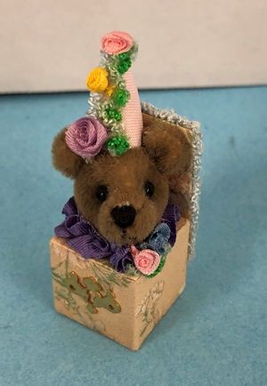 Bear in a box wb5961