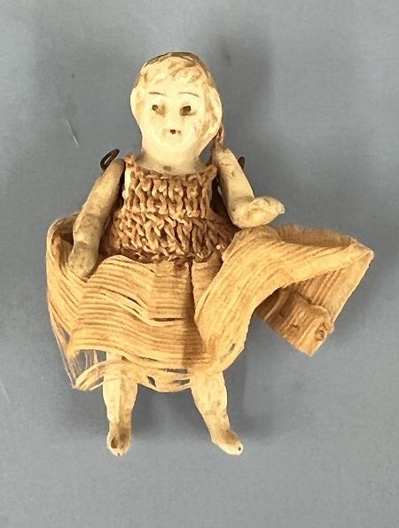 Antique Miniature Doll mcc004