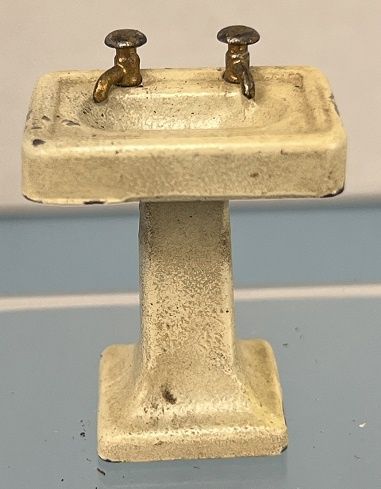 Antique Tootsie Toy Pink Metal Bathroom Sink 1920s-30s mn489