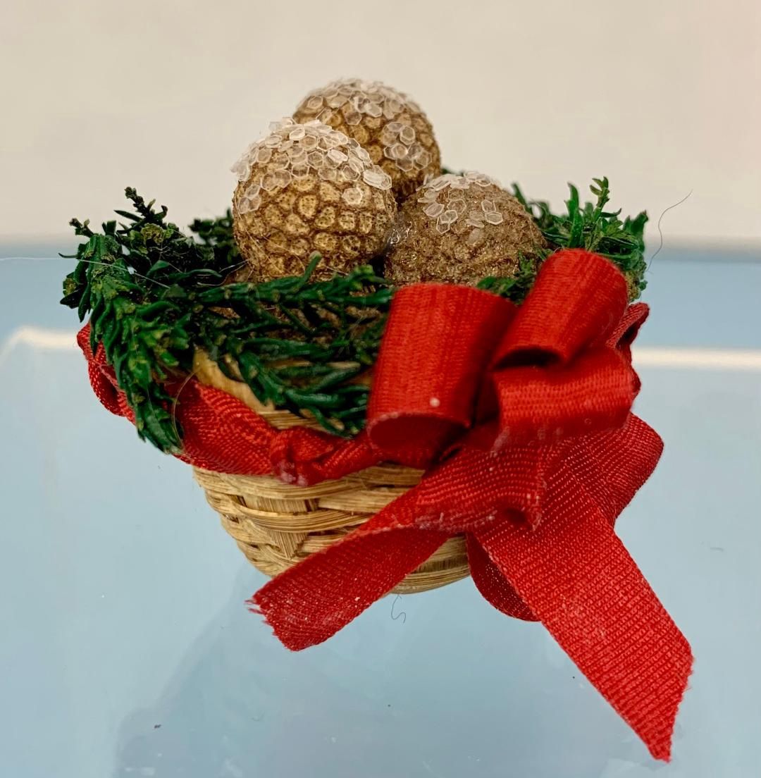 Basket of Pine Cones jhl18.11a