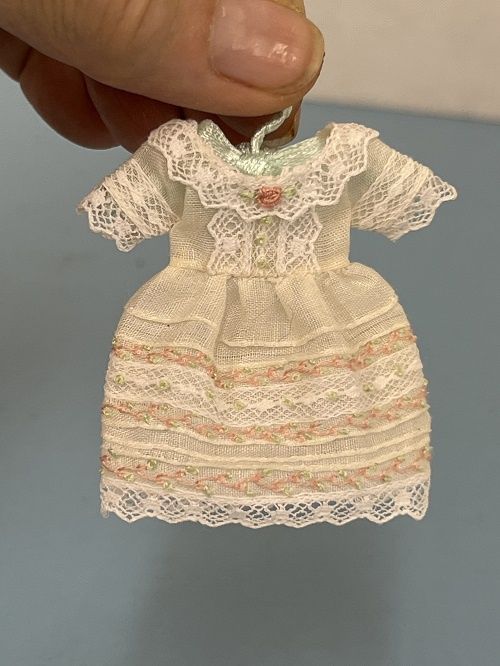 Batiste Dress with Lace and Embroidery mn322