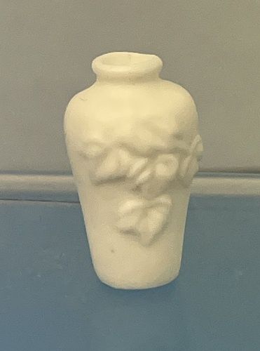 Bisque Vase cn0282