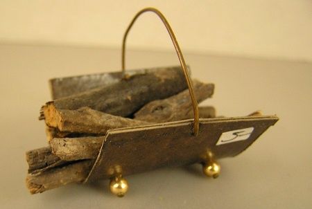 Brass Looking Log Holder mc03886