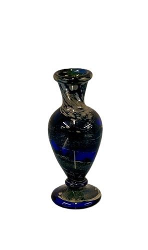 Black Vase with Gold Design MC030910