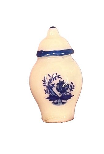 Blue and White Vase with Lid cn02584x