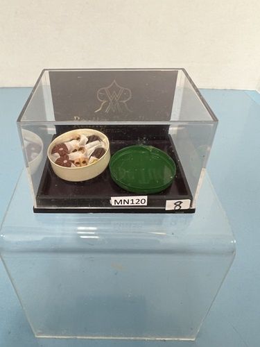 Box of Cookies 10000043-1