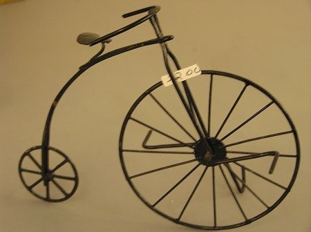 Black Wire Old-Timey Bicycle mc04604