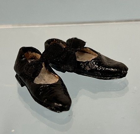 Black Leather Tap Dance Shoes with a Bow ala926