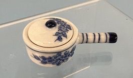 Blue and White China Serving Pot mn2