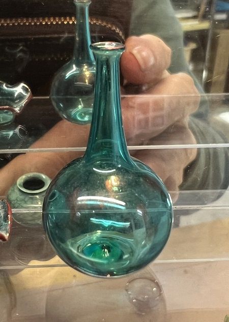Blue Glass Jug mc055929