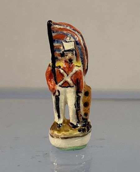 British Soldier Figurine mc04588