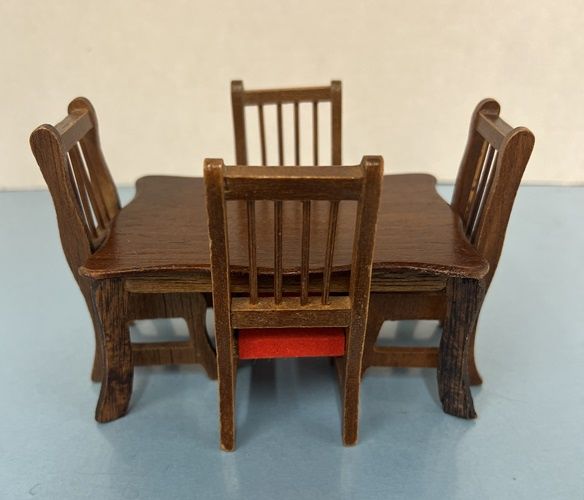 Brown Wood Table with Four Chairs MC031437