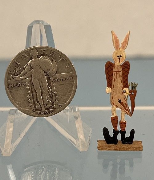Bunny Holding a Carrot MC031435C