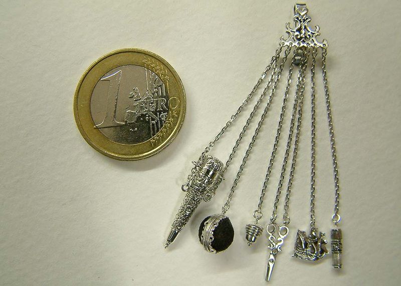 Chatelaine r2c6JT616