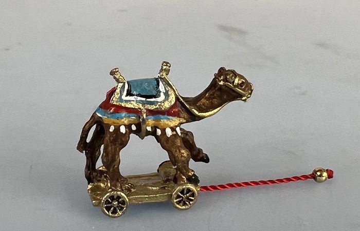 Camel Pull Toy with Blue Blanket under Saddle ch22411