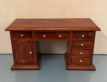 Cherry Finish Desk mc964x
