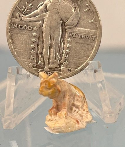 Carved stone coyote mn400