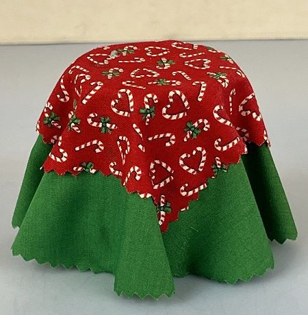 Christmas Skirted Table ala069