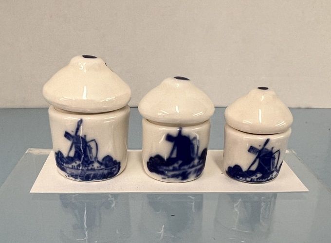 Canister Set with Windmill Motif MC031453