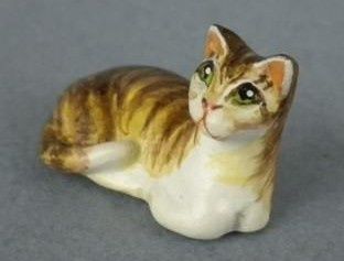 Cat - Paws Tucked Under VAC3