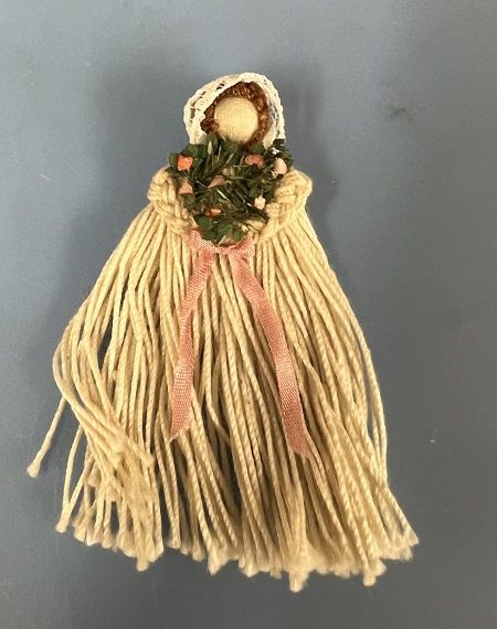 Church Doll ch22586