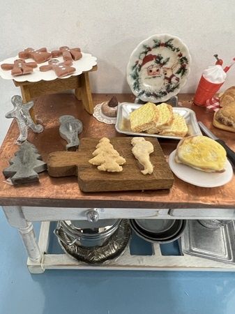 Copper Foiled Table Full of Christmas Food mn170