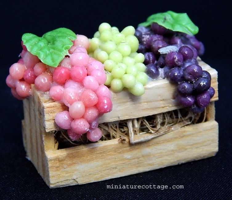 Crate of Grapes bt69