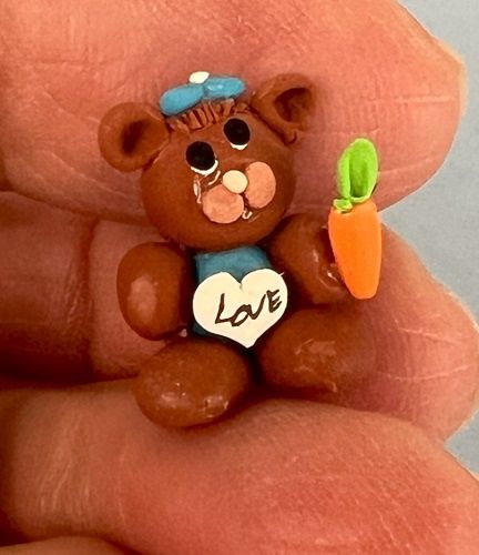 Chocolate Bear with Carrot and Love Sign LV22820