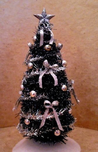 Christmas Tree with Sparkle Silver sc749s