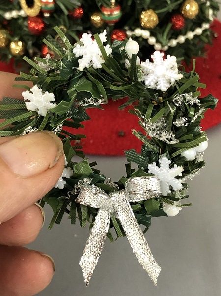 Christmas Wreath with Snowflakes jf009