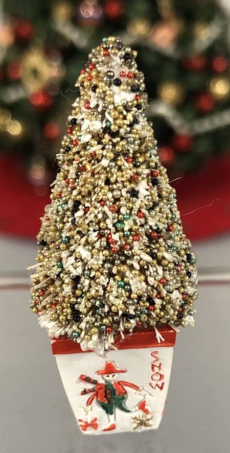 Christmas Potted Decorated Tree mc02137