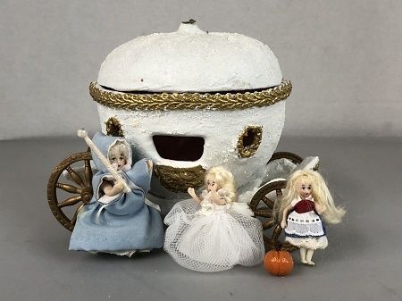 Cinderella and her Fairy Godmother and Coach MC62278