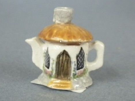 Cobblestone Cottage Teapot VAC26