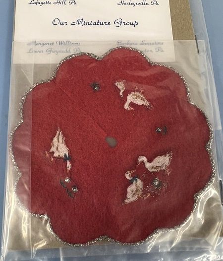 Decorated Christmas Tree Skirt ala036