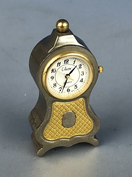 Clock mc02612