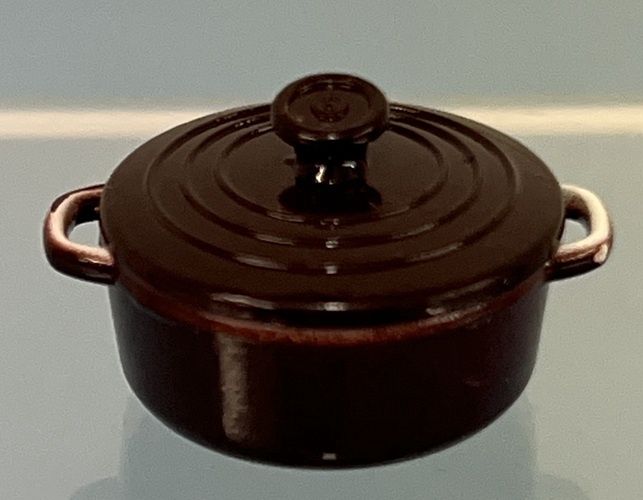 Covered Casserole in Brown mc946x