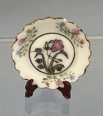 Designer Plate with Fluted Edge ch22111