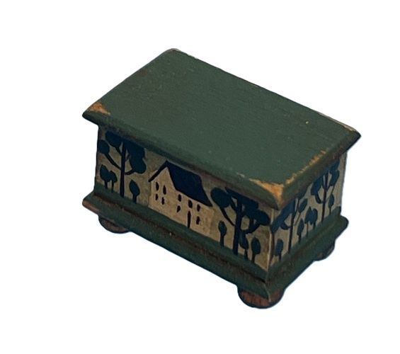 COPY Folk Art Painted Green Box mc1378x