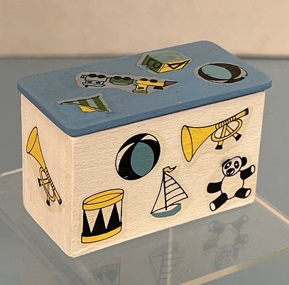 Decorated Wood Toybox mn564