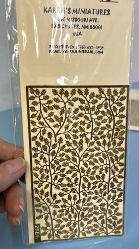 Engraved Brass Holly Leaves km26E6