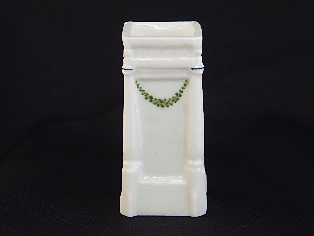 Fine Porcelain Umbrella Stand by Ron Benson lh531